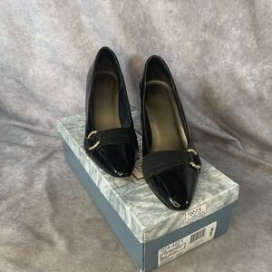 The 9.2.5 Collection Heels Medium Black Shiny Size 7.5 Wendy In Original Box